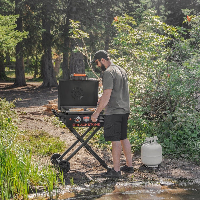 Blackstone 22" On The Go Griddle W/ Scissor Cart & Hood - 1935 - Patioscape Outdoors