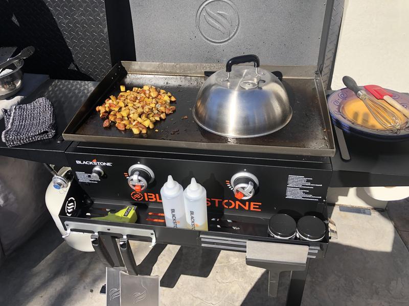 Blackstone 28-inch Griddle W/ Hood u0026 Front Shelf - 2086 — Patioscape  Outdoors